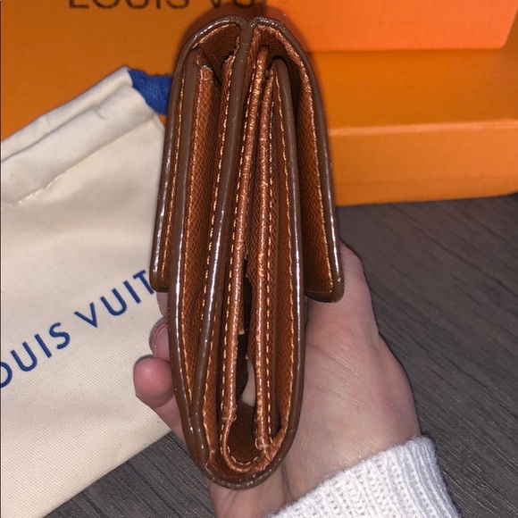 Louis Vuitton Elise Wallet - Picture 6 of 13